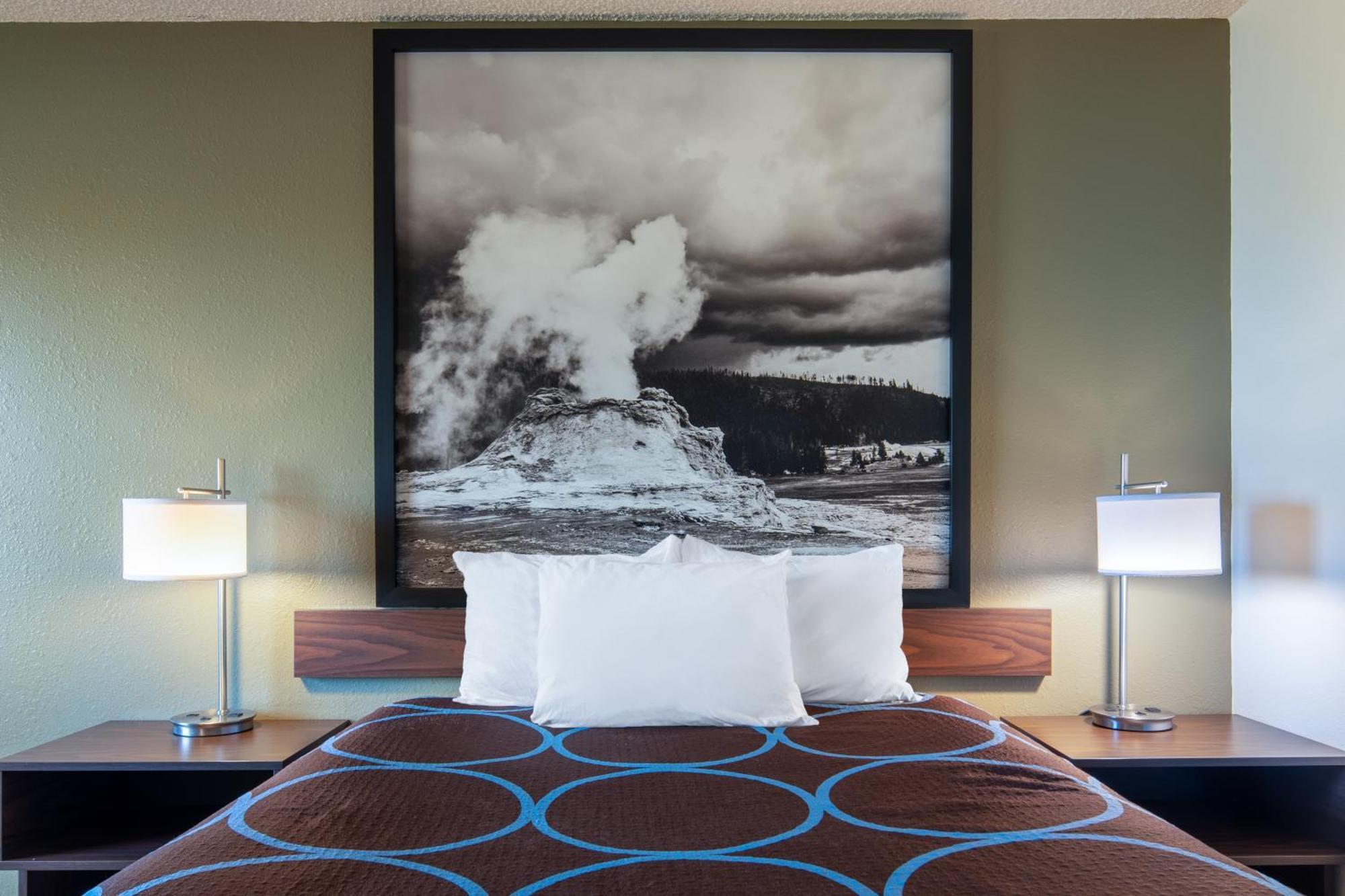 Super 8 By Wyndham Livingston Yellowstone Exterior photo