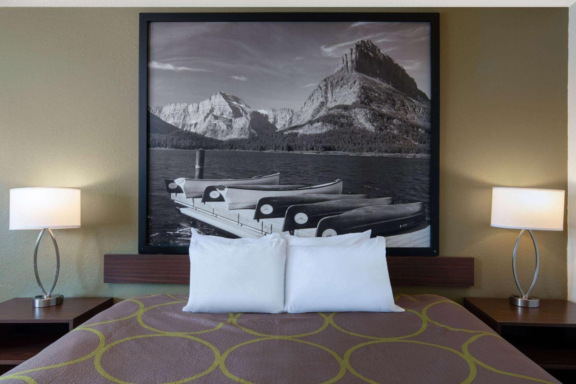 Super 8 By Wyndham Livingston Yellowstone Exterior photo